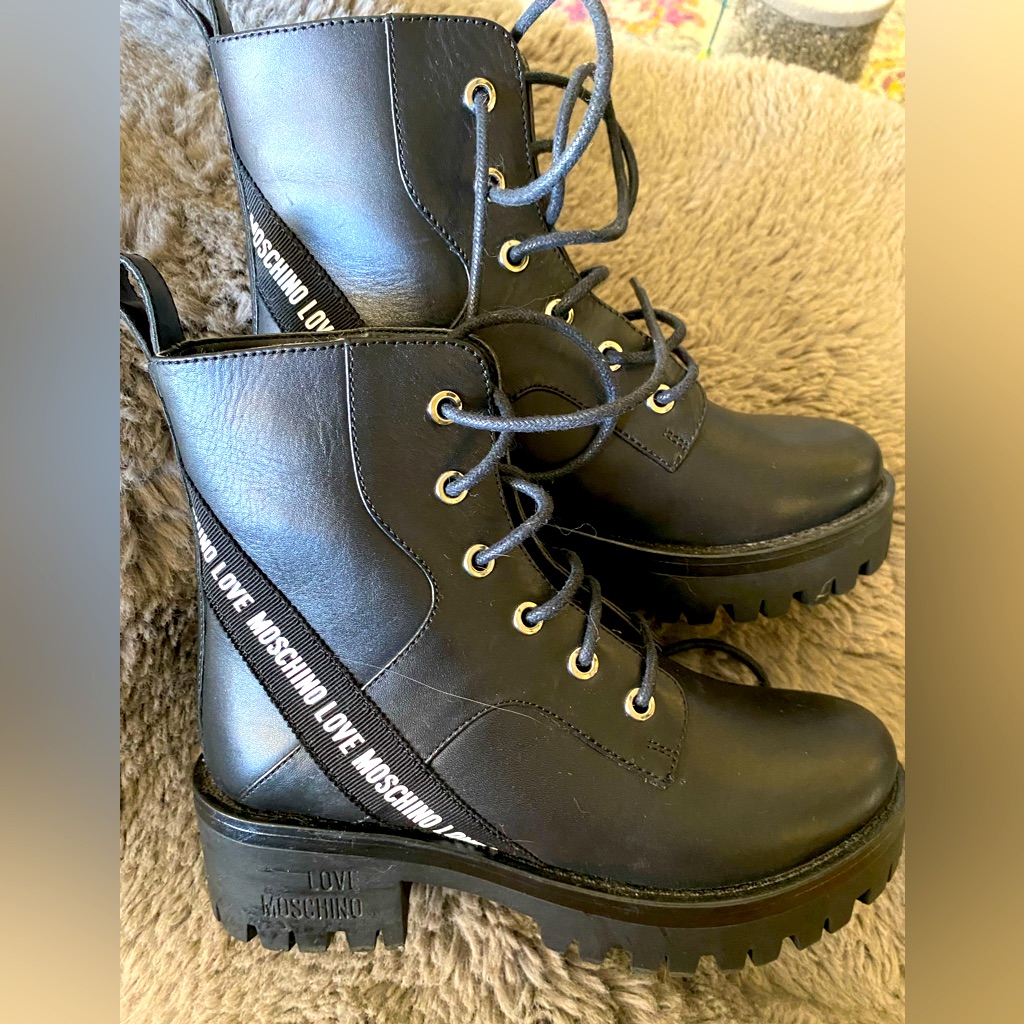 Love Moschino, Leather, Ankle, Moto / Combat Boots, Womens Size 35